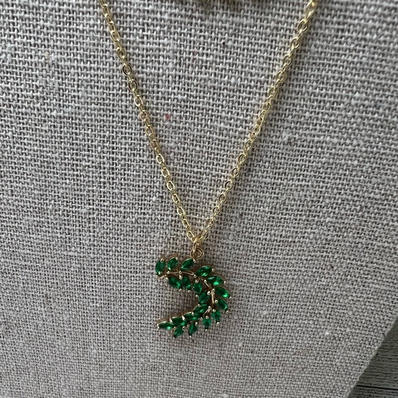 Elegant Cubic Zirconia Leaf Pendant Necklace Set - Classic Leaf Necklace - Picture 12 of 17